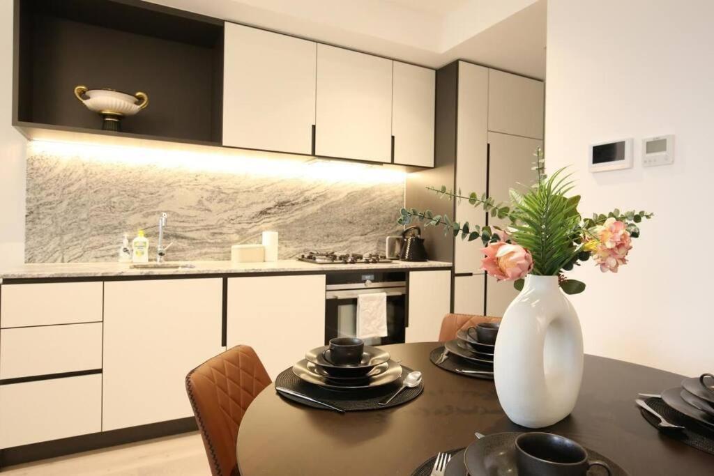 Luxury 2Bedroom2Bathroom Apartment At Mel Cbd Melbourne Exterior foto